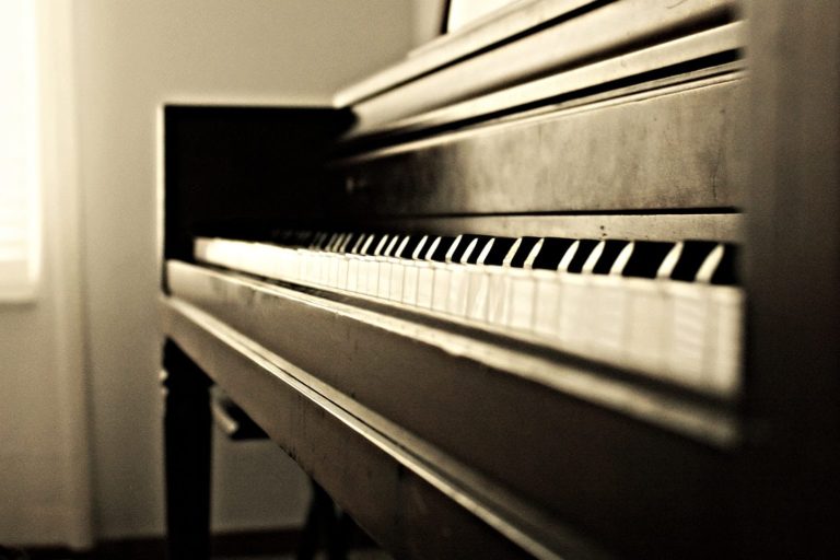 buy a new piano near Chicago, Chicago piano store, pianos for sale in Chicagoland